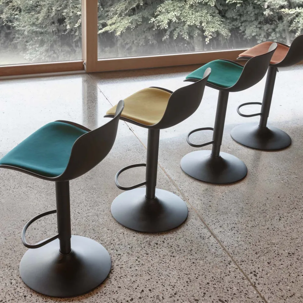 Coppia sgabelli design in ecopelle Ander