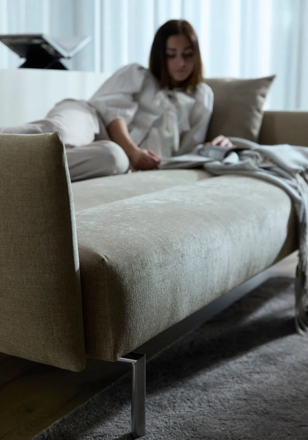 Divano letto con braccioli Jillis Arms