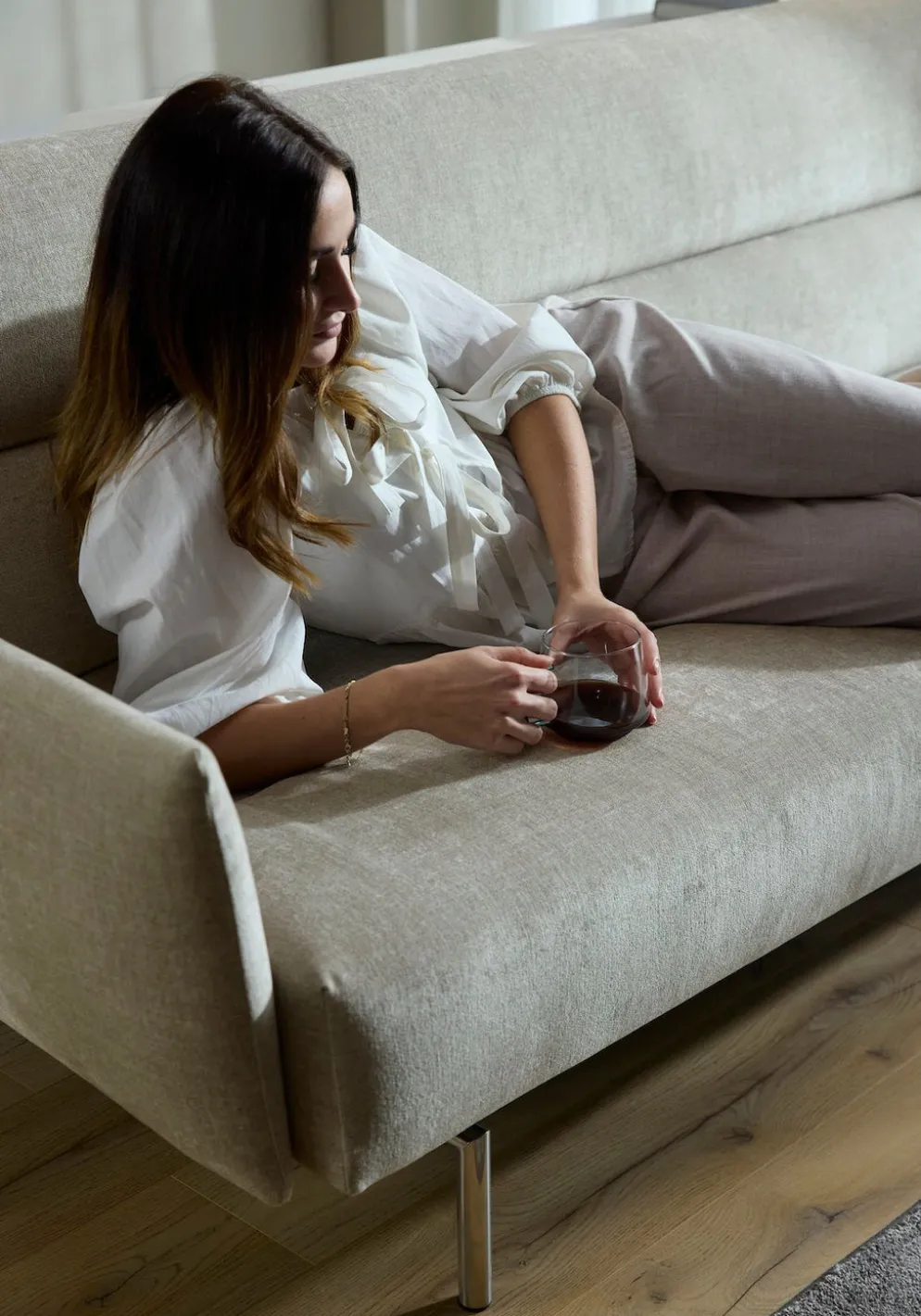 Divano letto con braccioli Jillis Arms