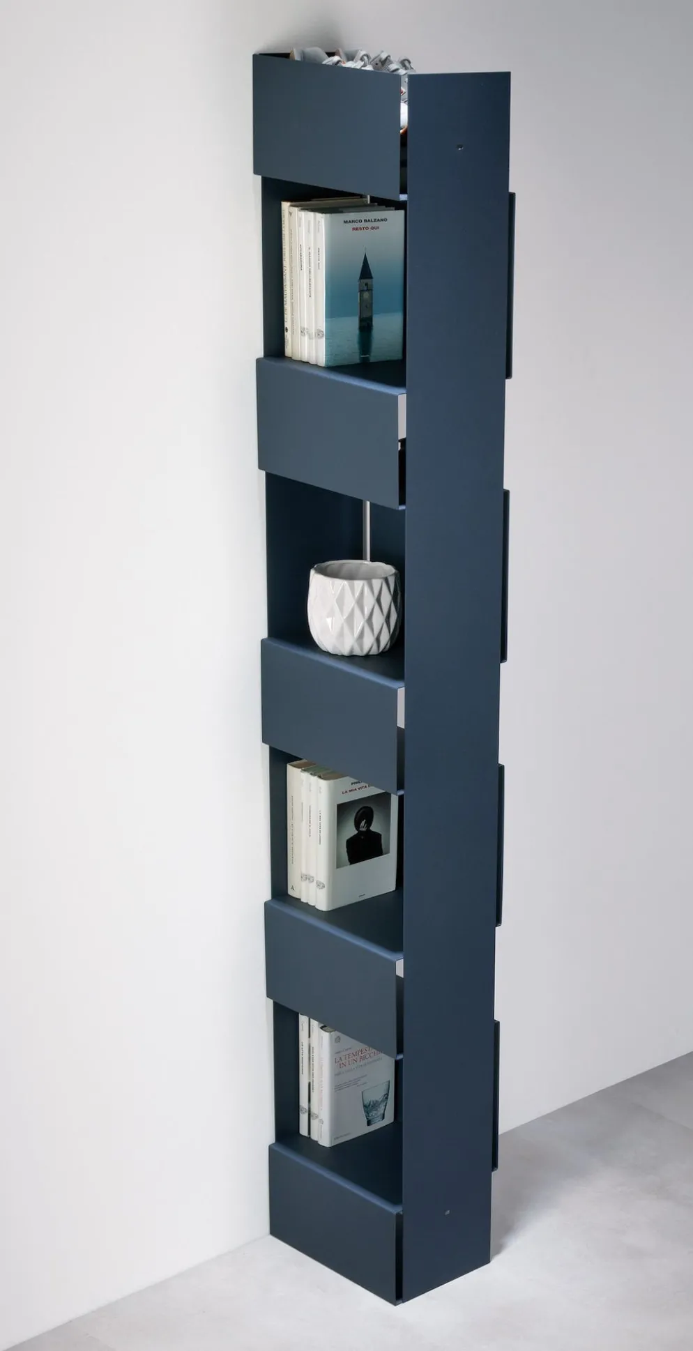 Libreria a colonna in metallo Vanity