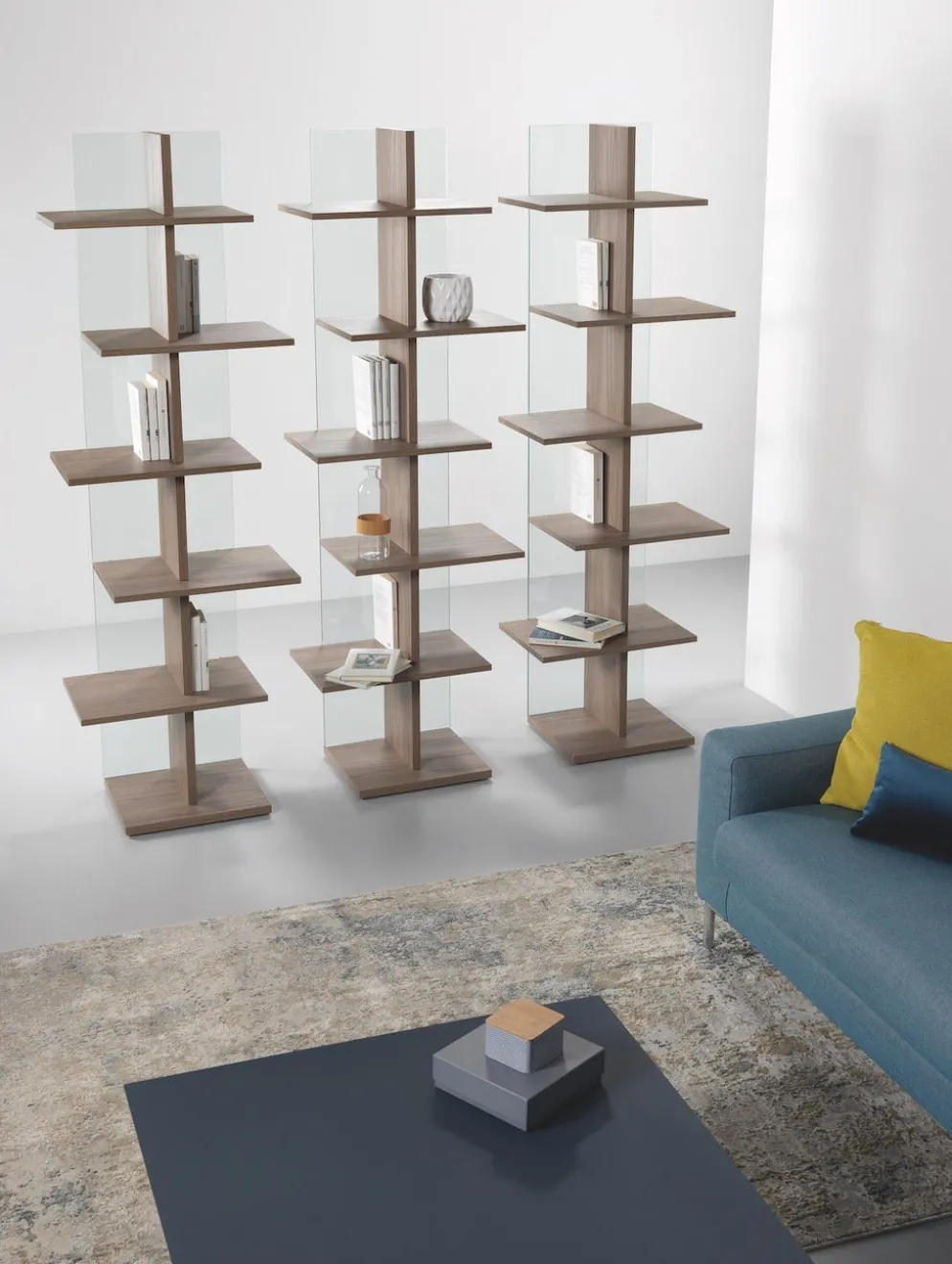 Libreria a colonna in vetro e legno Laddy