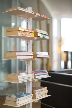 Libreria verticale autoportante design Dotto