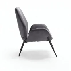Poltrona Elvara in velluto con gambe in metallo nero