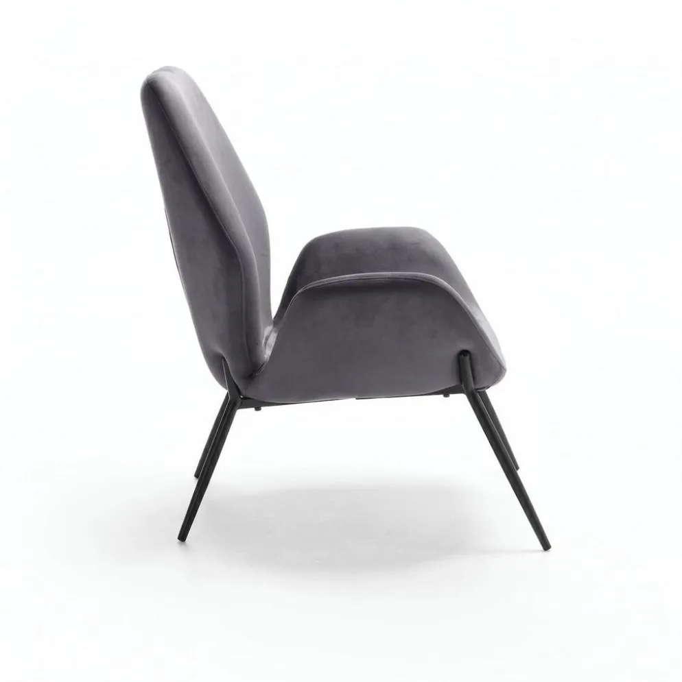 Poltrona Elvara in velluto con gambe in metallo nero
