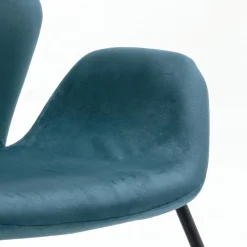 Poltrona Elvara in velluto con gambe in metallo nero