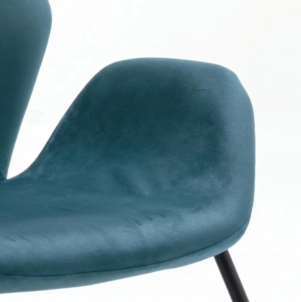 Poltrona Elvara in velluto con gambe in metallo nero