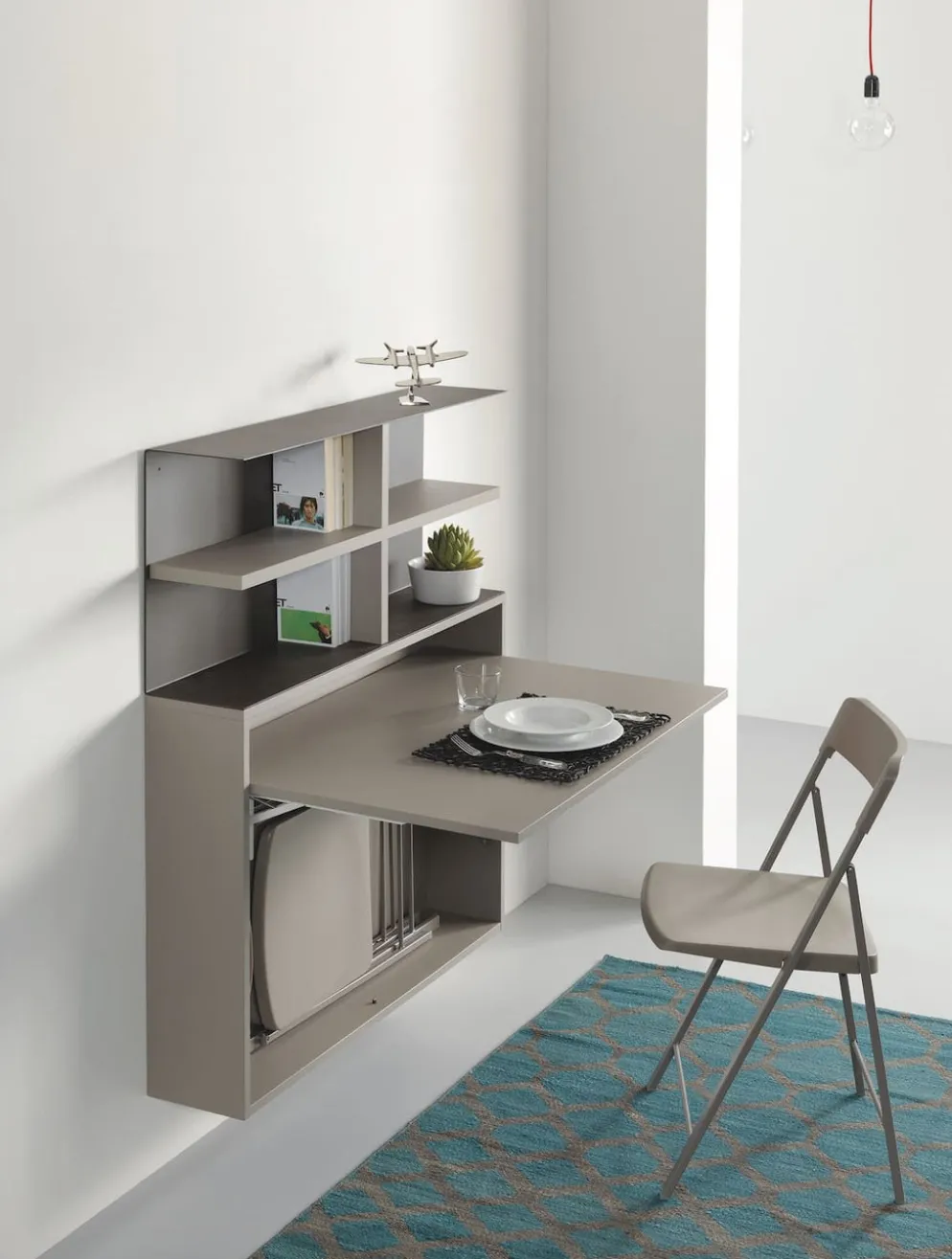 Scrivania a scomparsa con libreria e sedie Jacob