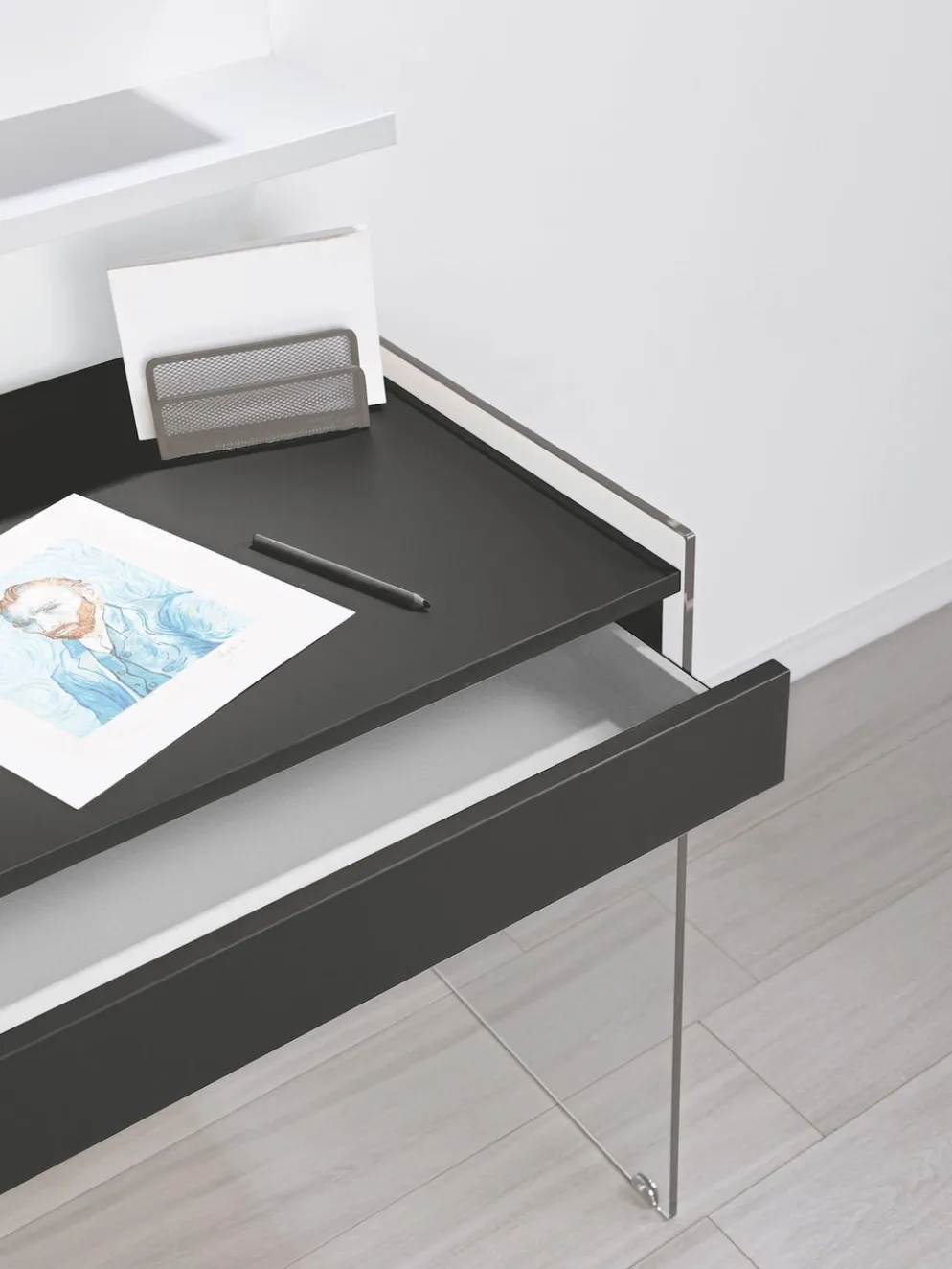Scrivania per computer Studeo in vetro e laminato