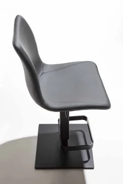 Sgabello design in ecopelle Stanley