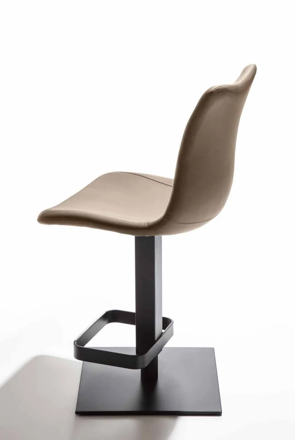 Sgabello design in ecopelle Stanley