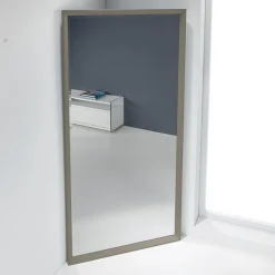 Specchio angolare ad anta in alluminio Angle Vanity