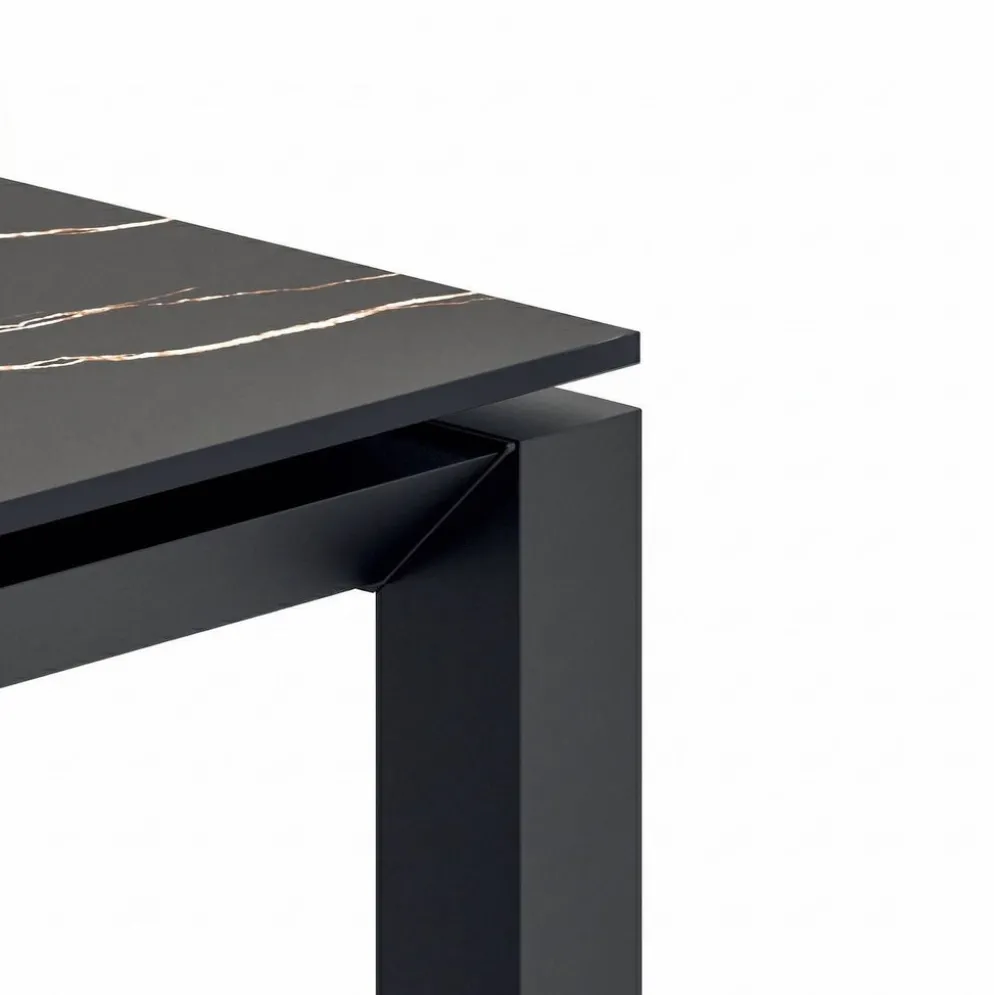 Tavolo allungabile in ceramica Korven