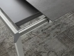 Tavolo allungabile in legno e alluminio Mack