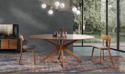 Tavolo da pranzo ovale in legno Hubbard Oak